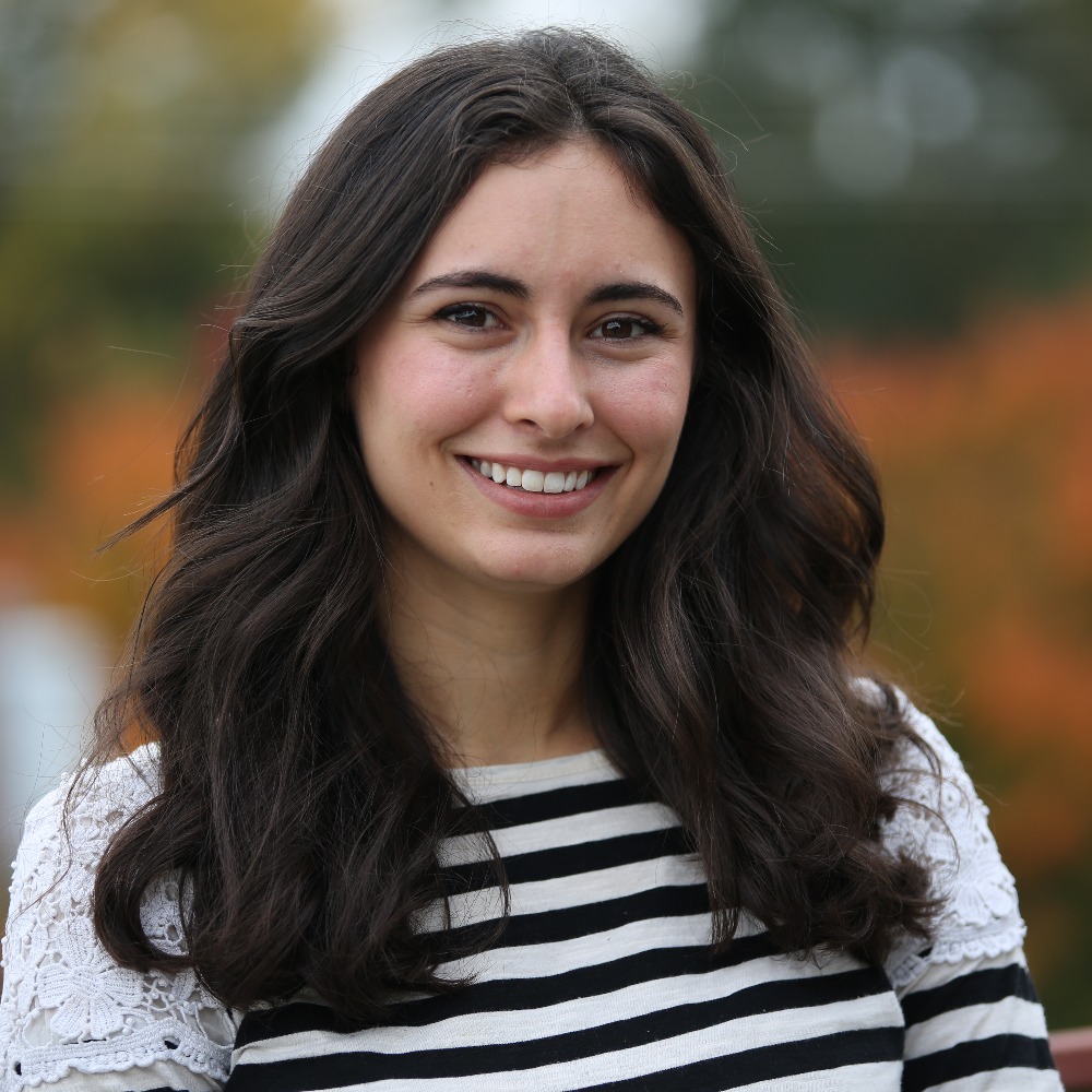 Meet your Posher, Laura